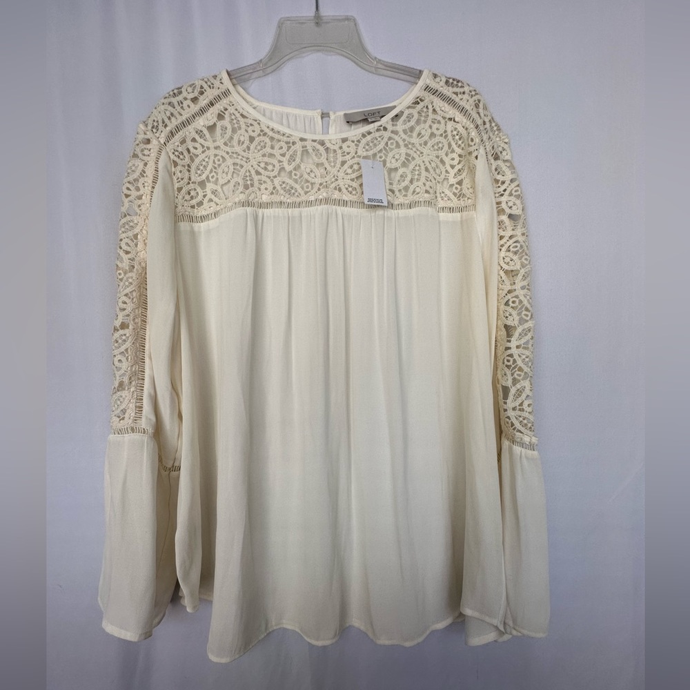 LOFT NWT Lace shoulder bell sleeve ivory top XL